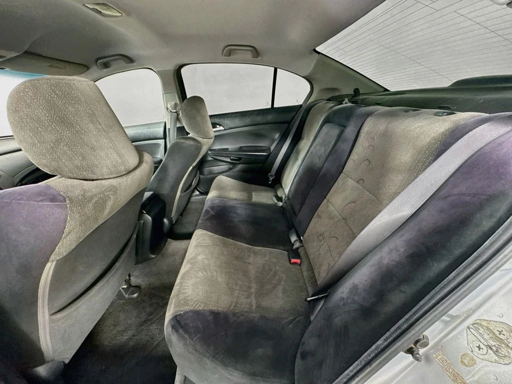 Used 2008 Silver Honda LX image 27