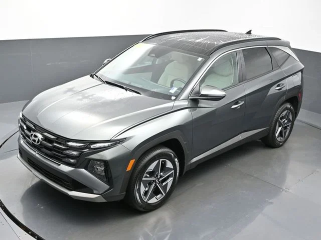 Used 2025 Gray Hyundai SEL Convenience image 42