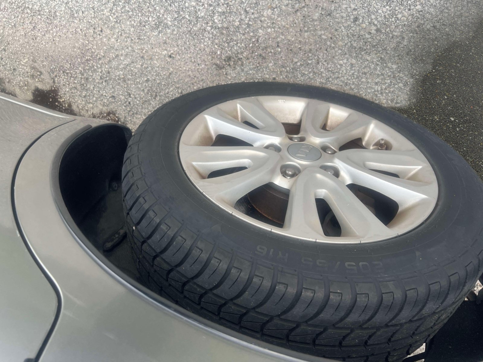 Used 2013 Titanium Pearl Metallic Kia + image 4