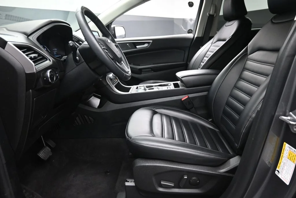 Used 2024 Gray Ford SEL image 17