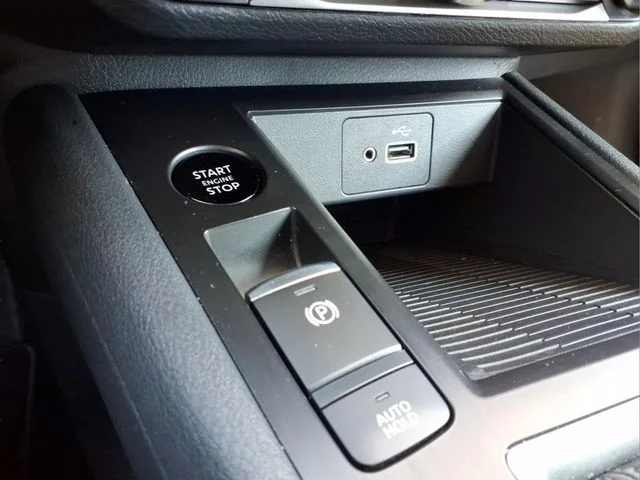 Used 2025 Brown Nissan S image 23