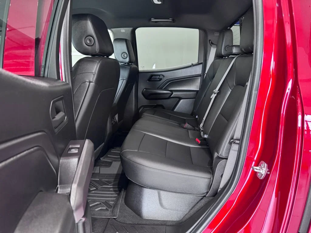 2025 Chevrolet Colorado Trail Boss - Photo 11