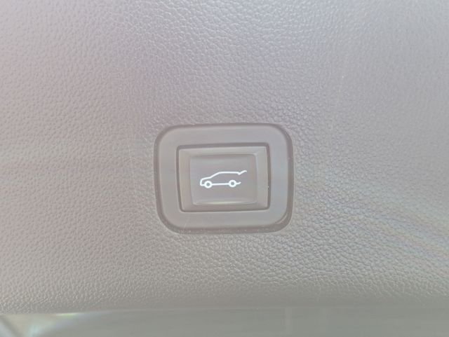 Used 2019 Gray Chevrolet 3LT image 27
