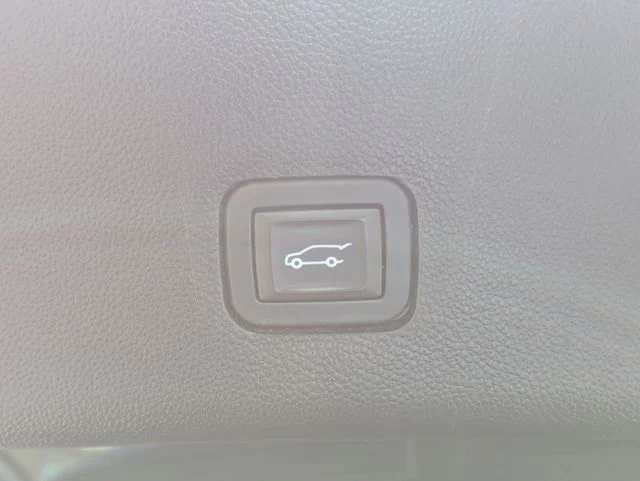Used 2019 Gray Chevrolet 3LT image 27