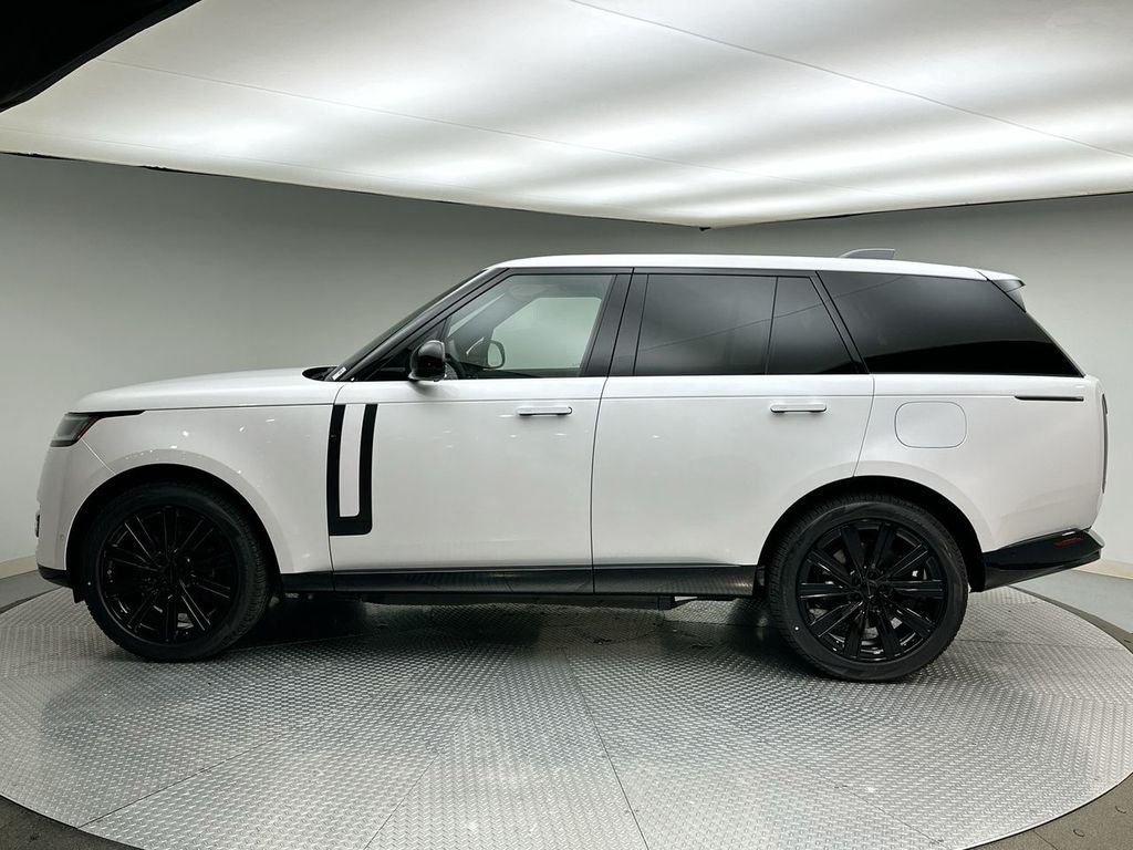 2026 Land Rover Range Rover SE - Photo 2