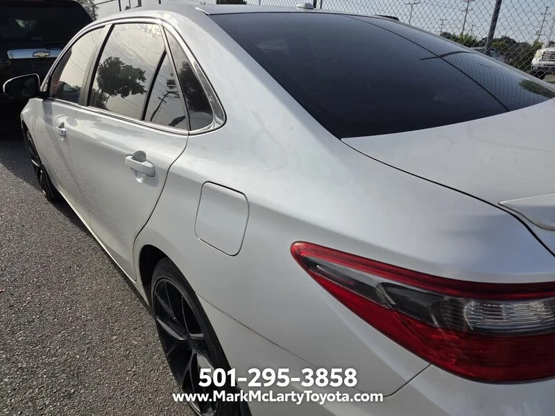 Used 2016 Blizzard Pearl TOYOTA SE image 9