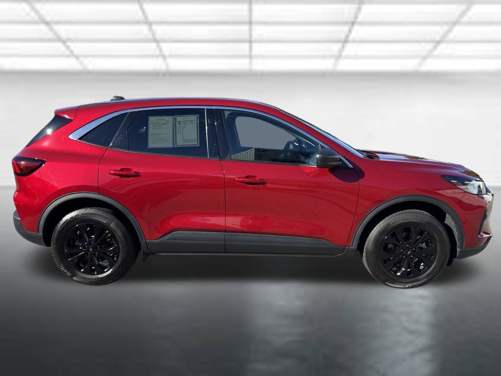 Used 2023 Red Ford Active image 6