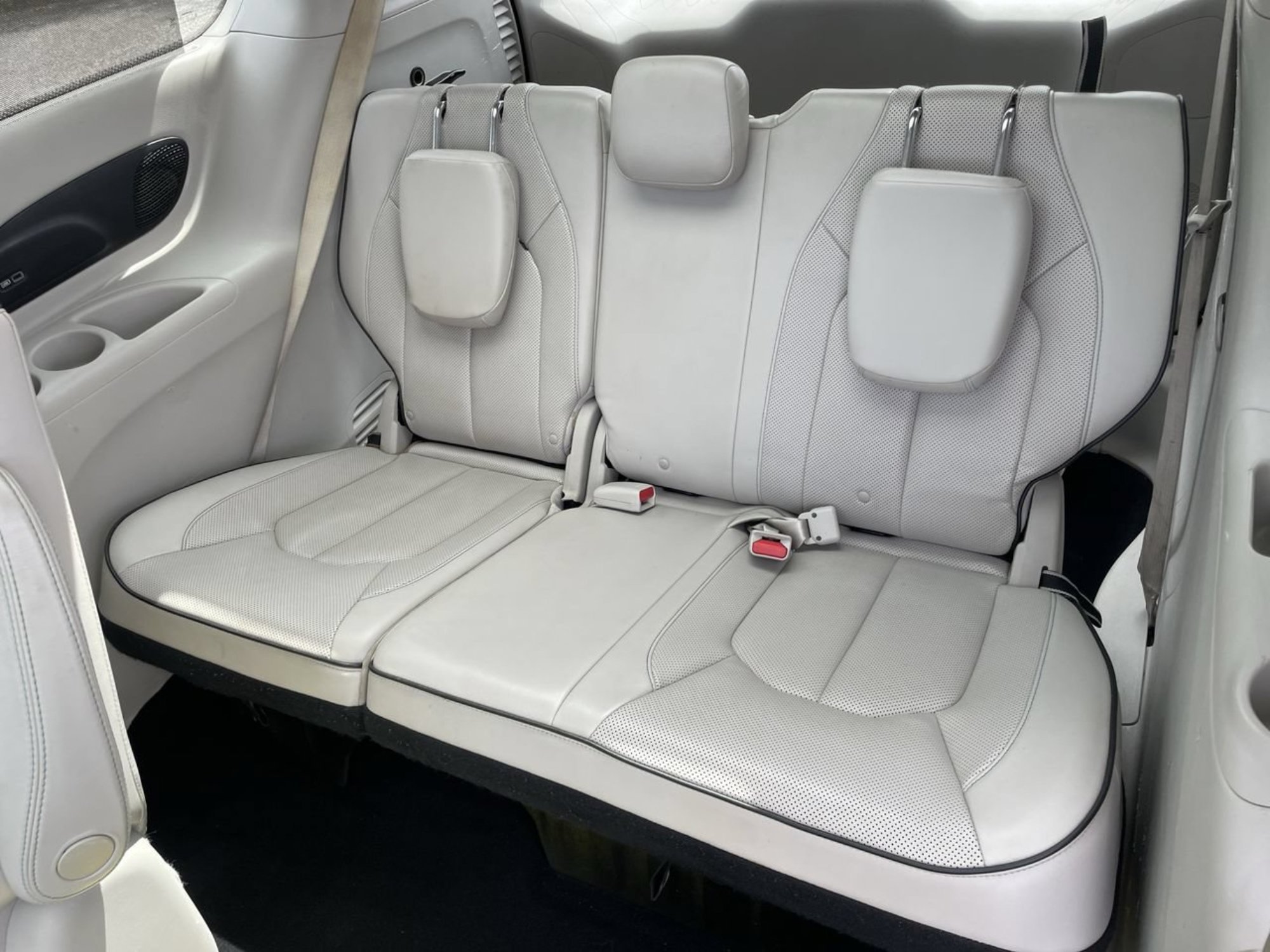 Used 2017 Tusk White Chrysler Platinum image 19