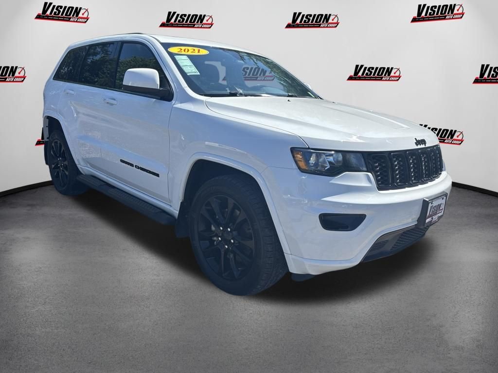 Used 2021 White Jeep Laredo X image 3