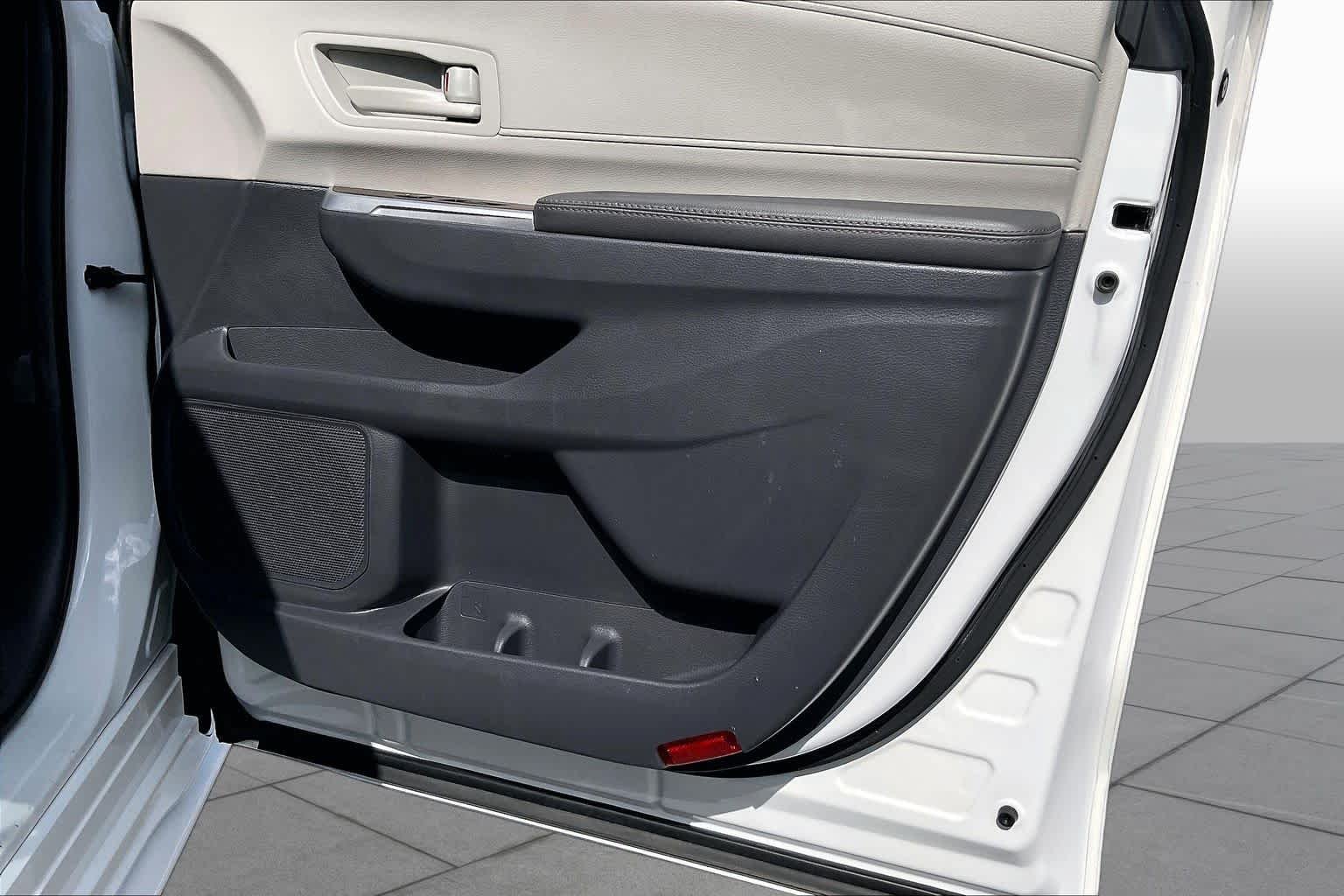 Used 2024 Ice Cap Toyota LE image 22
