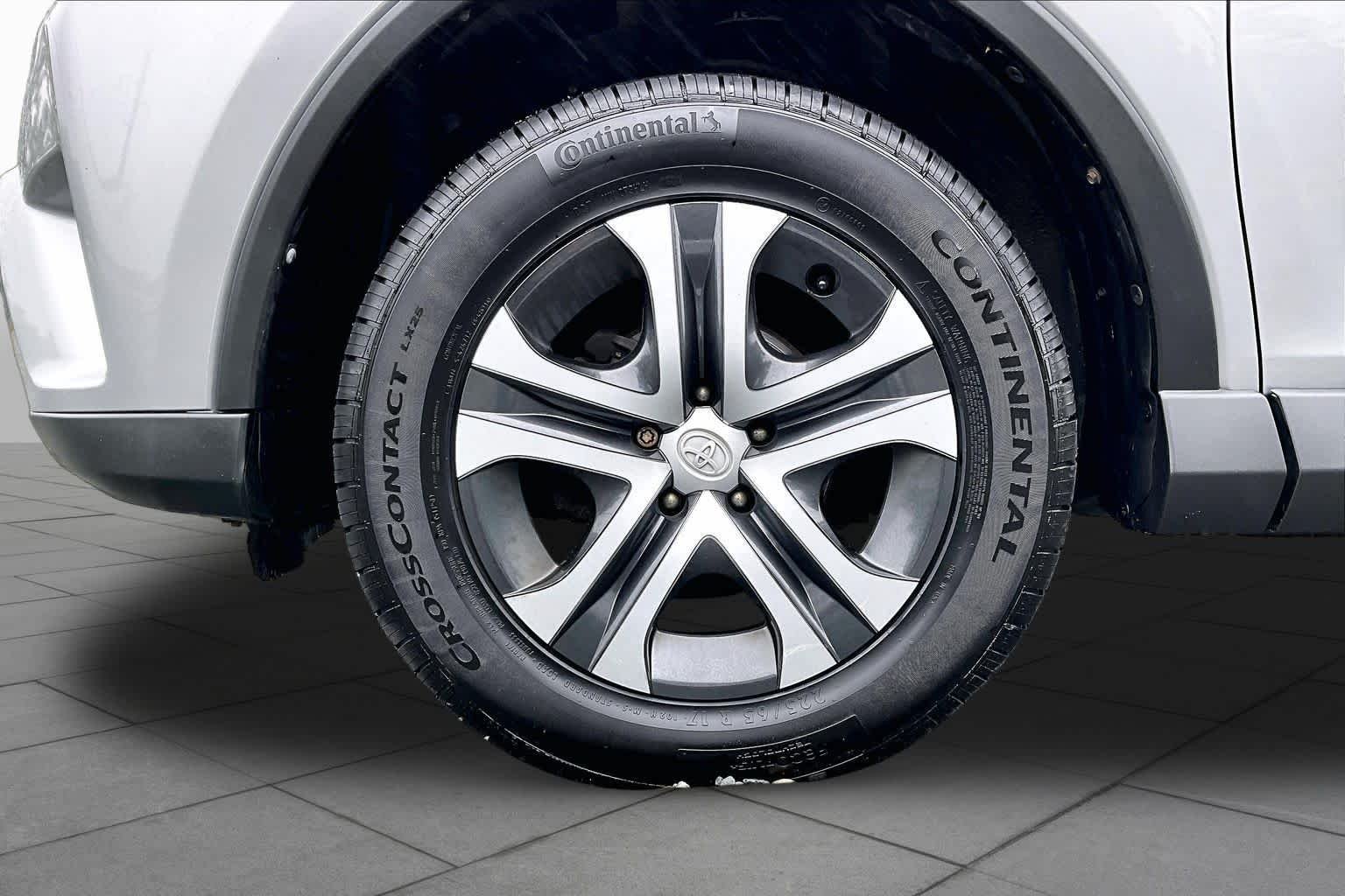 Used 2017 Silver Sky Metallic Toyota LE image 11