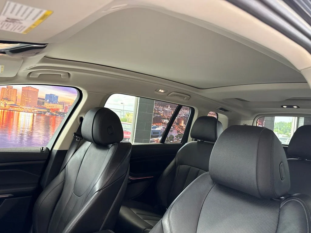 Used 2020 Gray BMW xDrive40i image 24