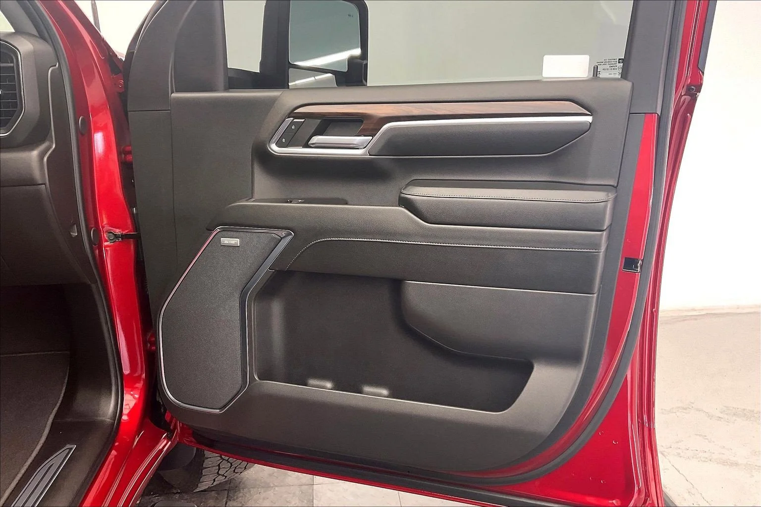 Used 2024 Volcanic Red Tintcoat GMC SLT image 26