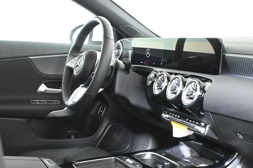 Certified Used 2026 Polar White Mercedes-Benz CLA 250 image 32