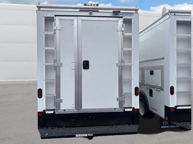 New 2026 Oxford White Ford E-350 SRW image 3