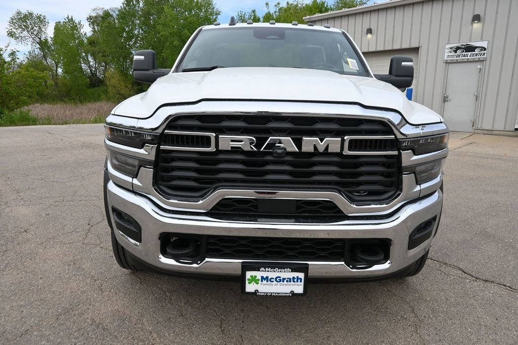 New 2026 Bright White Clearcoat RAM Tradesman image 5