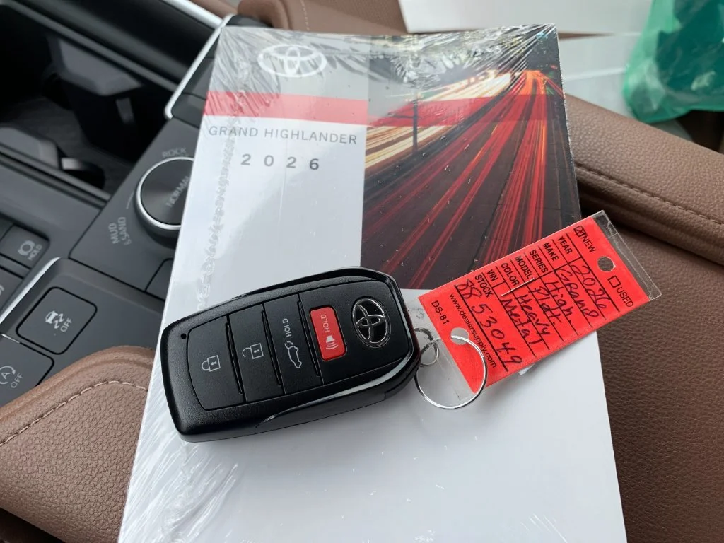 Used 2026  Toyota Platinum image 9