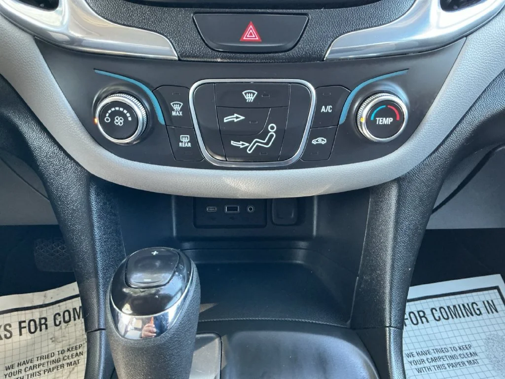 Used 2019 SUMMIT WHITE Chevrolet LT image 16