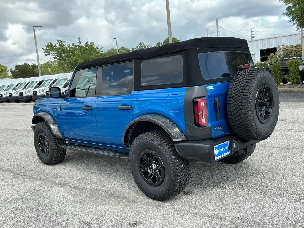 Used 2022 Blue Ford Wildtrak image 4