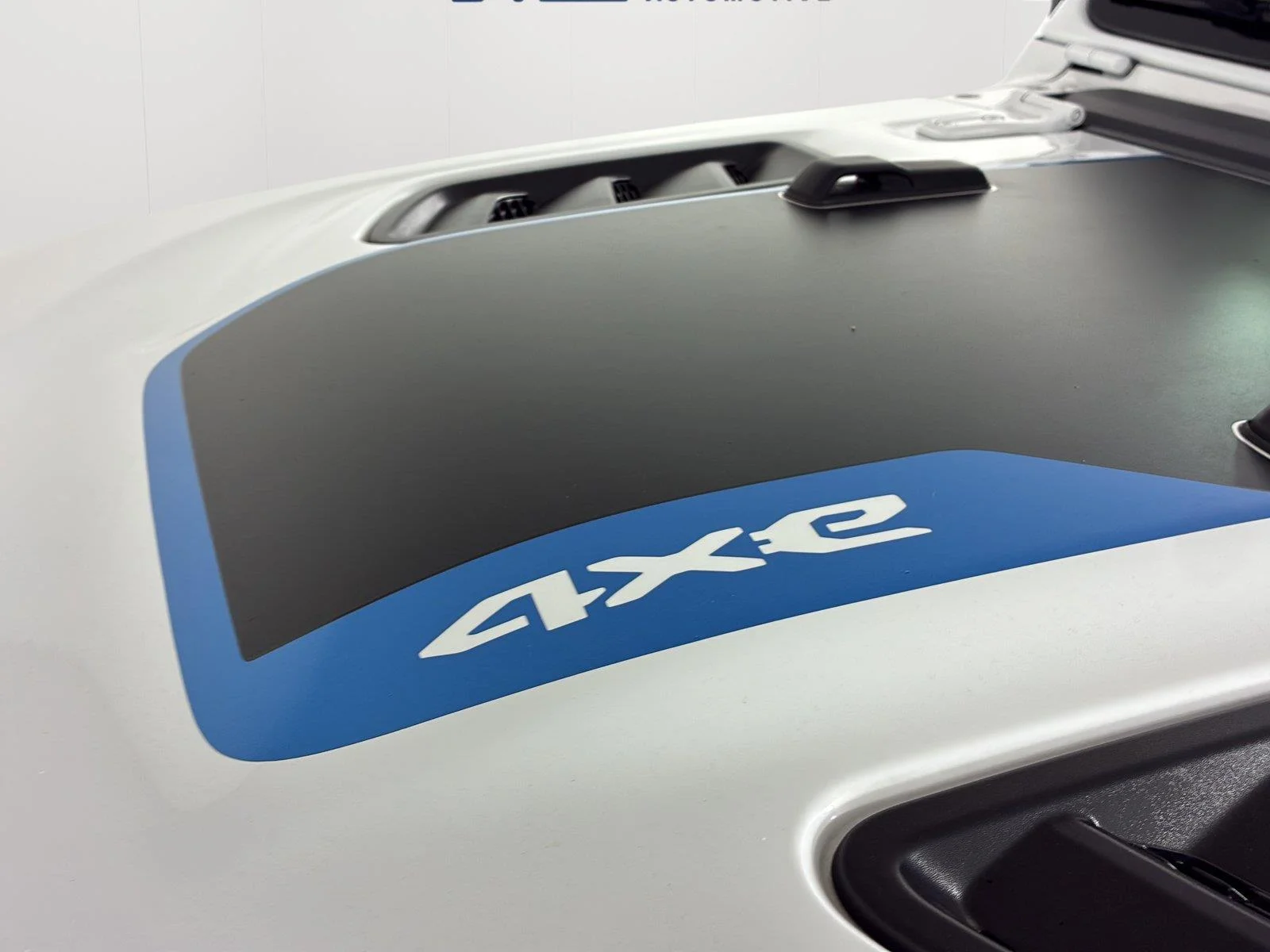 Used 2024 Bright White Clearcoat Jeep Rubicon X image 12