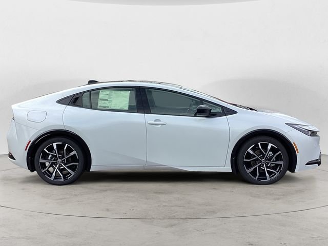 New 2026 Wind Chill Pearl <sup>1</sup> Toyota  XSE image 6