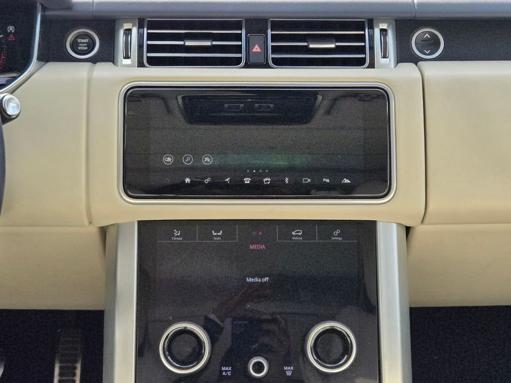 Used 2021 Blue Land Rover Westminster image 19