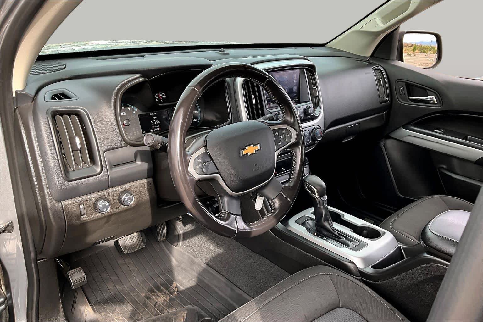 Used 2022 SATIN STEEL GRAY METALLIC Chevrolet 4WD LT image 18