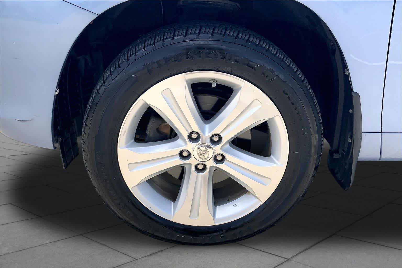 Used 2010 Waveline Pearl Toyota Limited image 10