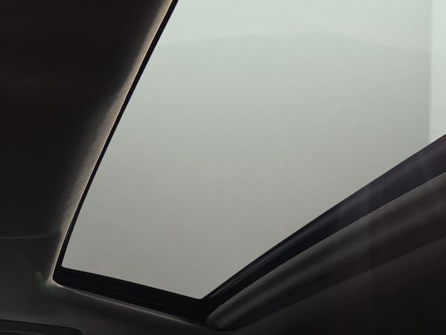 Used 2019 White Toyota XLE image 8
