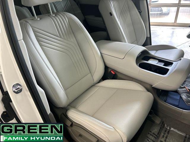 New 2027 White Hyundai SEL AWD image 24