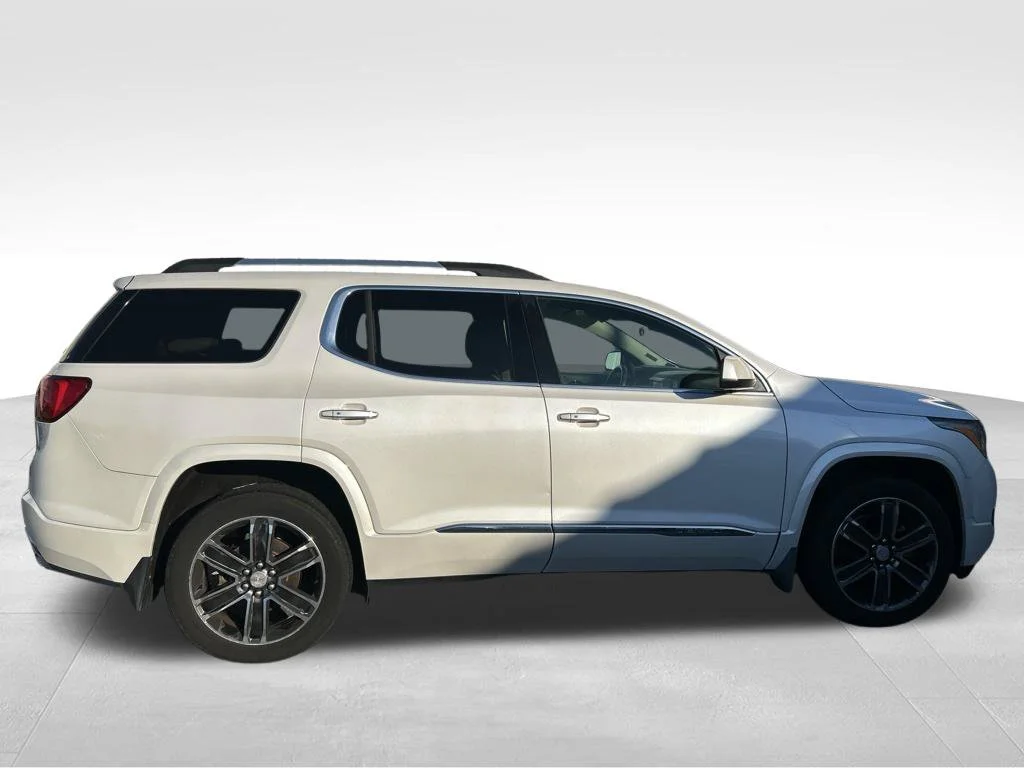 Used 2017 White GMC Denali image 7