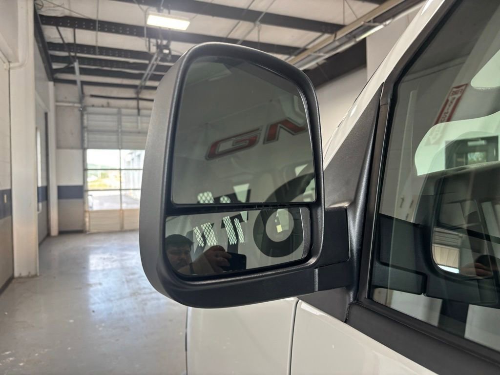 2025 Chevrolet Express Cargo Work Van - Photo 23
