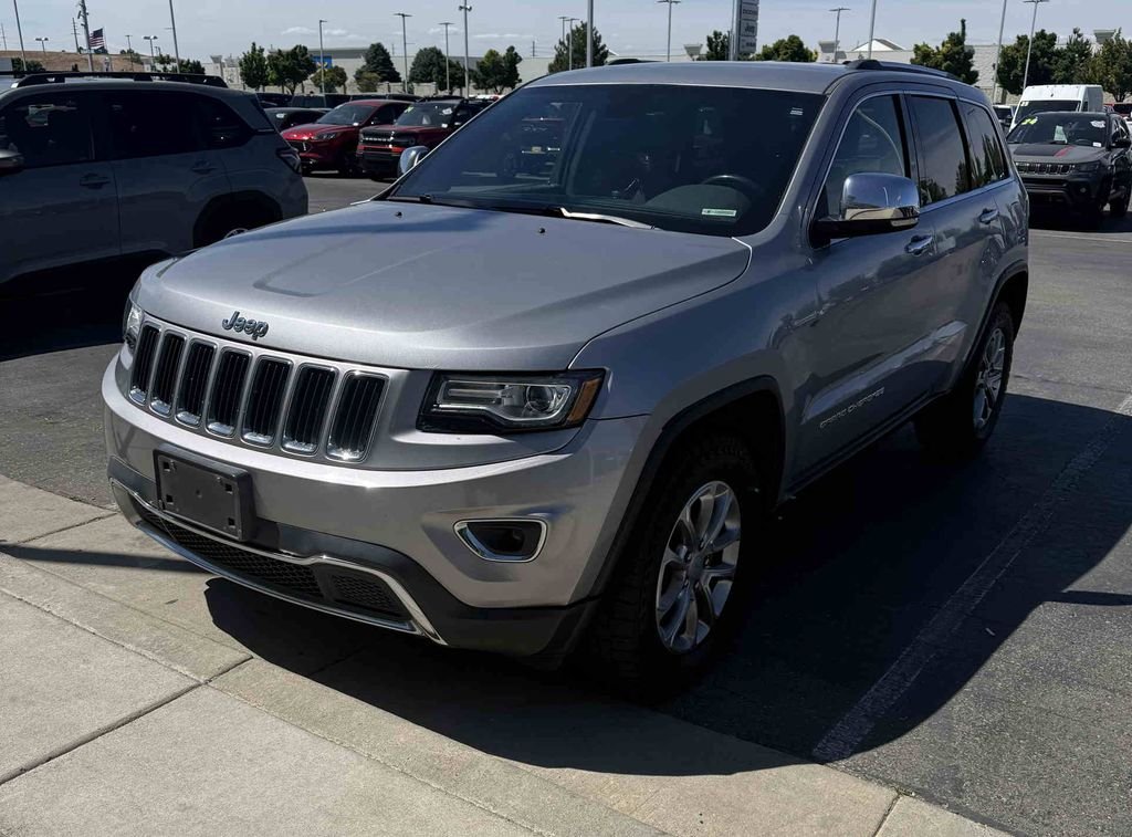 Used 2016 Silver Jeep Limited image 4