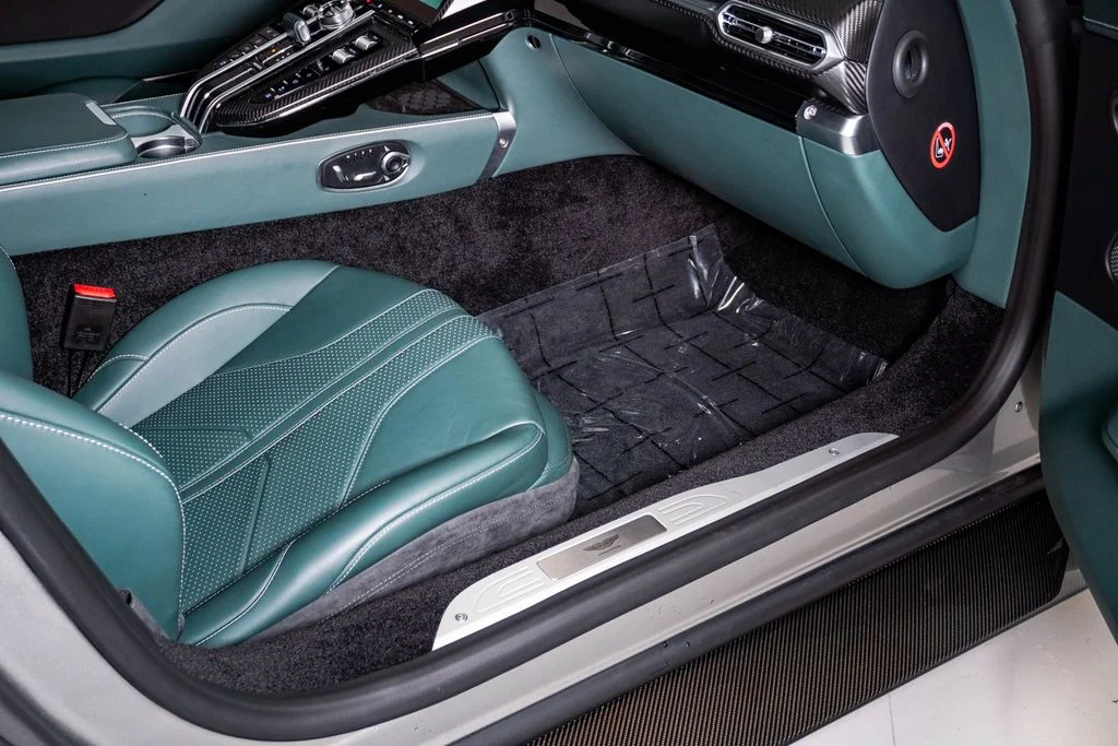 Used 2025 Aluminite Silver Aston Martin Carbon image 19