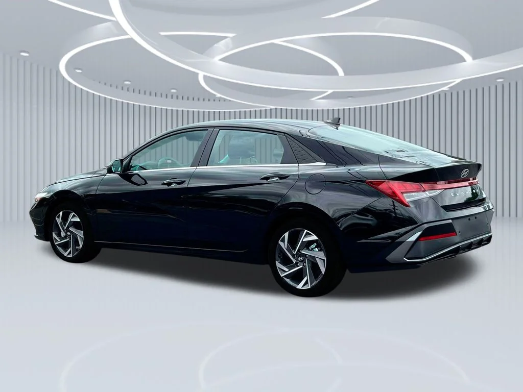 2025 Hyundai Elantra Limited - Photo 23