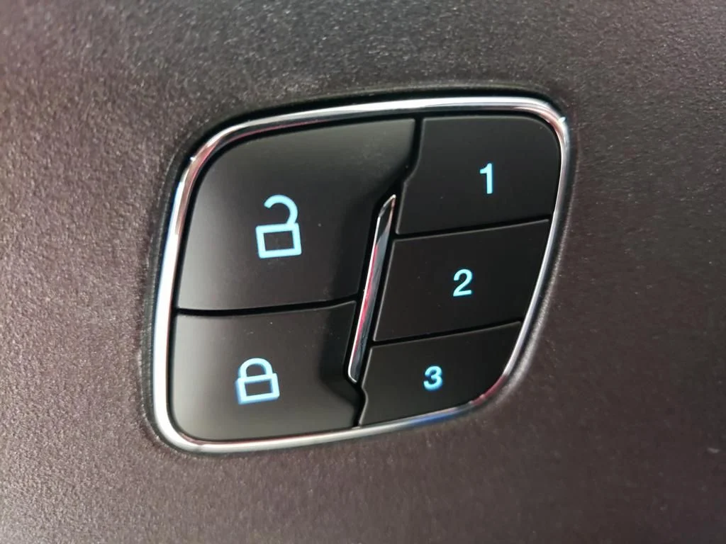 New 2025 Velocity Blue Metallic Ford Outer Banks® image 21