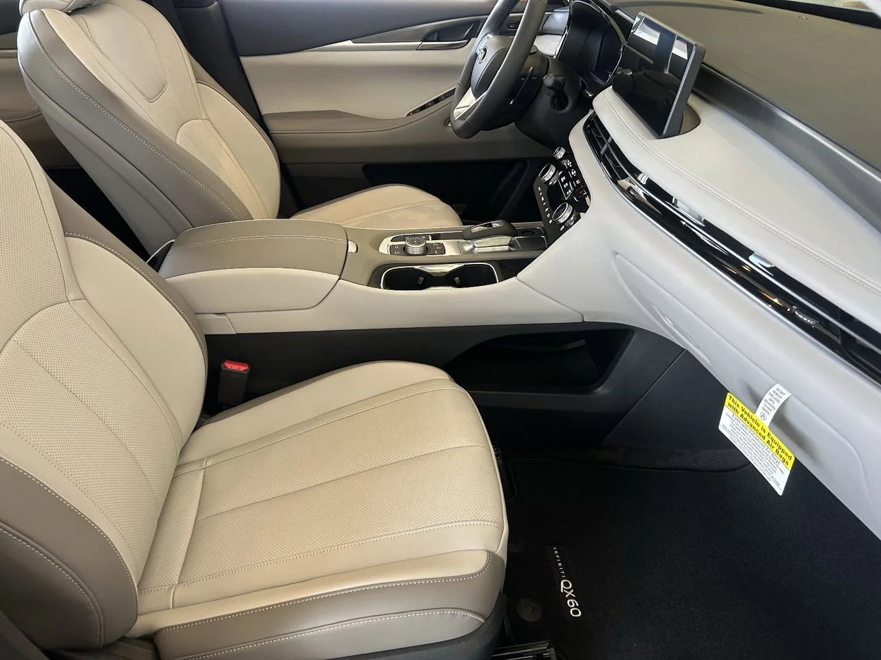 New 2027 GRAPHITE SHADOW INFINITI Luxe AWD image 10