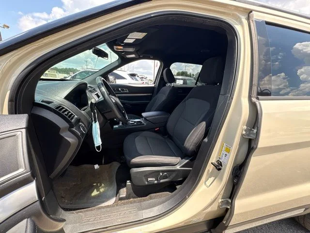 Used 2018 Silver Ford XLT image 6