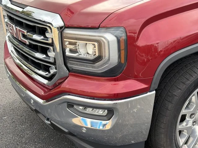 Used 2018 RED QUARTZ TINTCOAT GMC SLT image 9