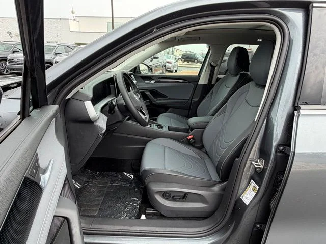 New 2026 Silver Volkswagen 2.0T SE image 8