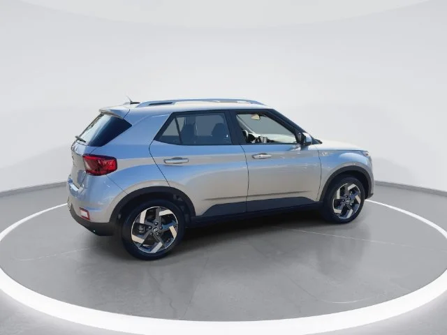 Used 2026 Silver Hyundai SEL image 9