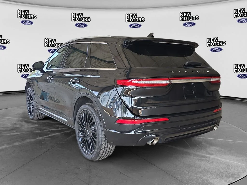 Used 2022 Black Metallic Lincoln Reserve image 3