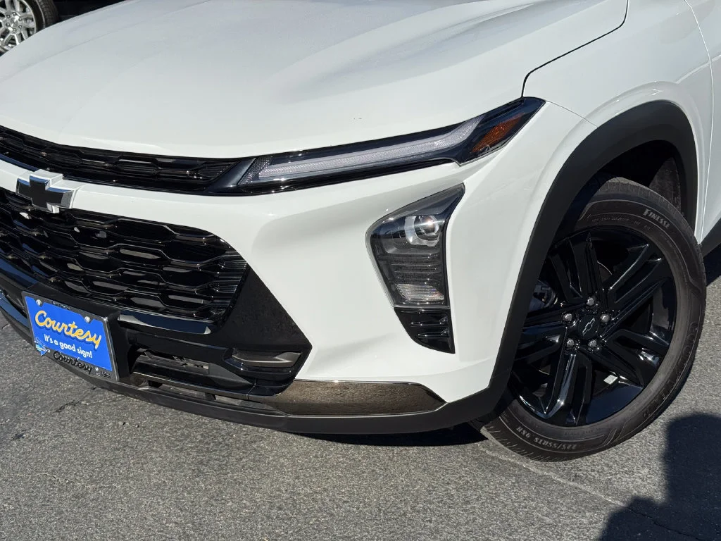 Used 2026 Summit White Chevrolet ACTIV image 3