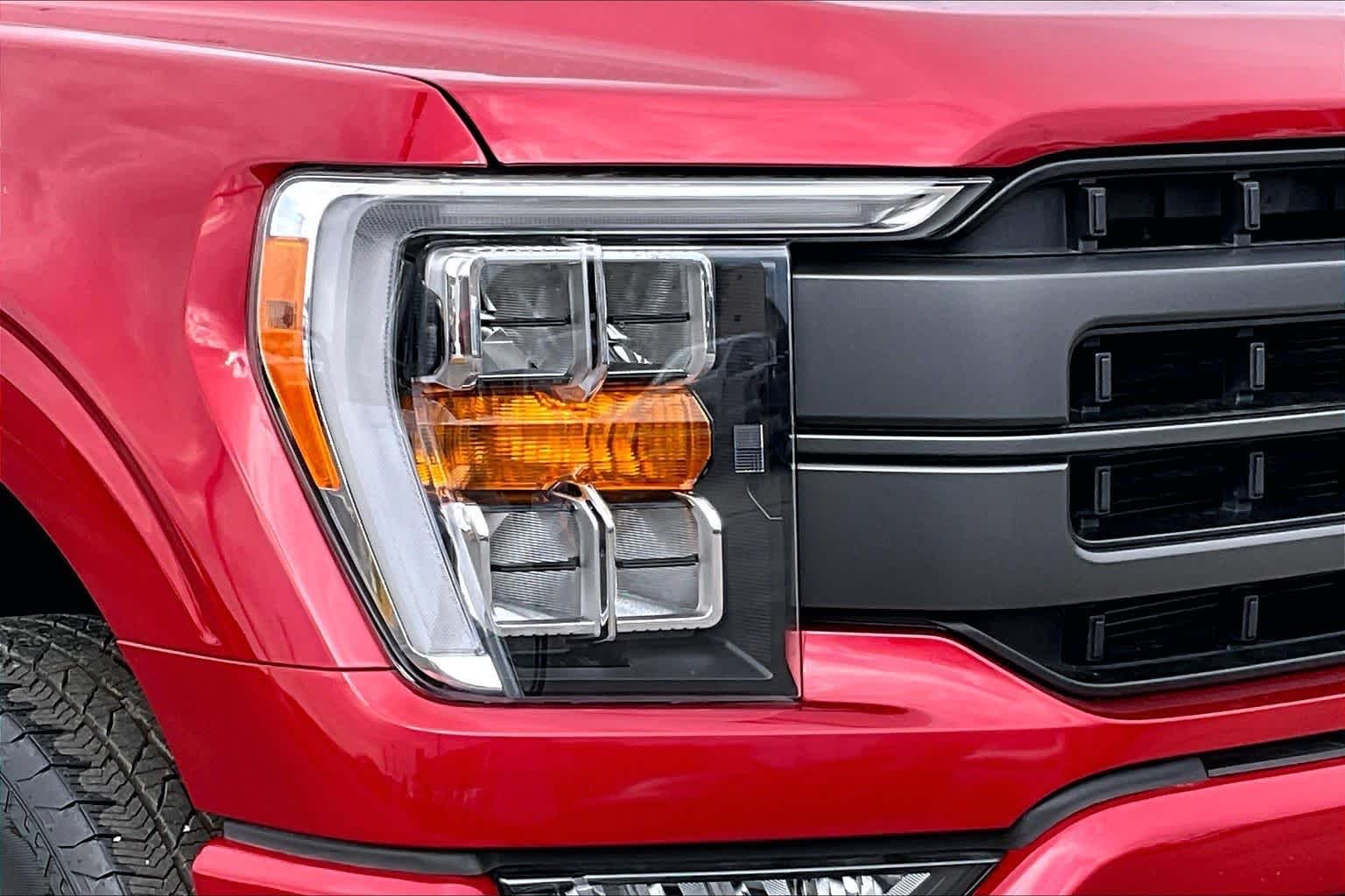 Used 2023 Rapid Red Metallic Tinted Clearcoat Ford LARIAT image 24