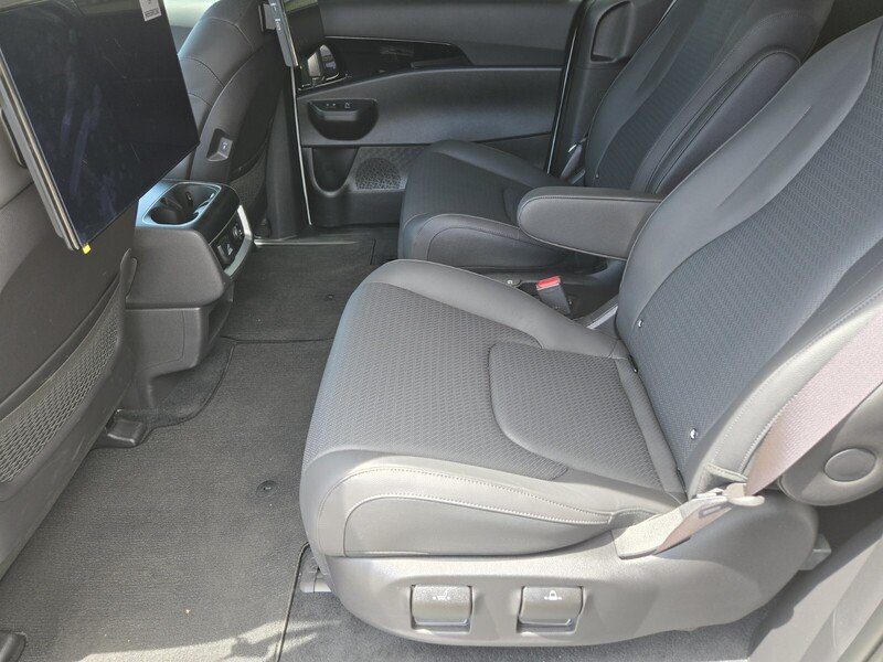 2025 Kia Carnival SX Prestige - Photo 8
