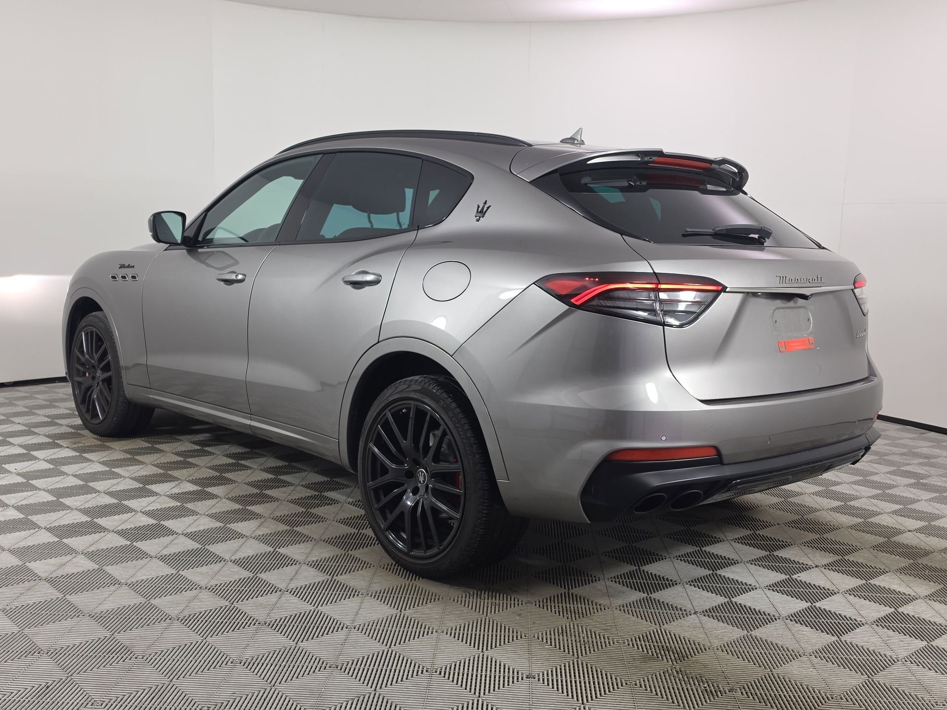 Used 2022 Gray Maserati Modena image 5