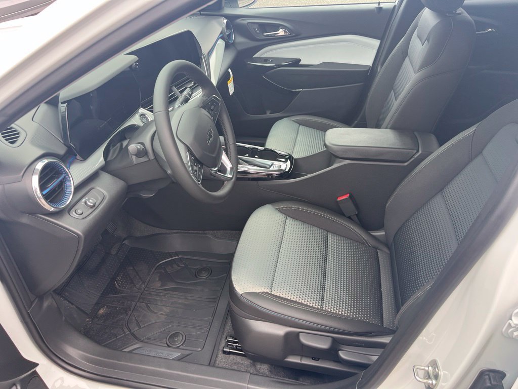 2026 Chevrolet Trax LT - Photo 12
