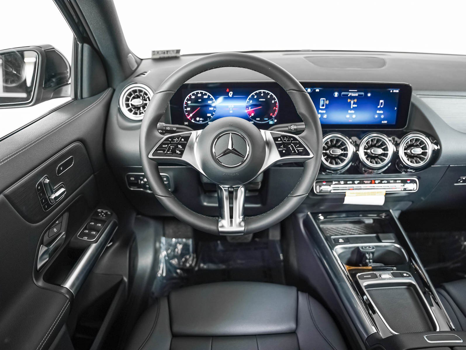 New 2026 Night Black Mercedes-Benz GLA 250 image 11