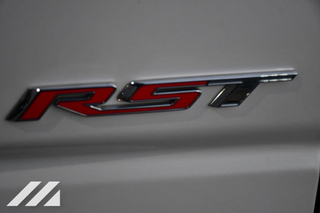 Used 2020 IRIDESCENT PEARL TRICOAT Chevrolet RST image 33