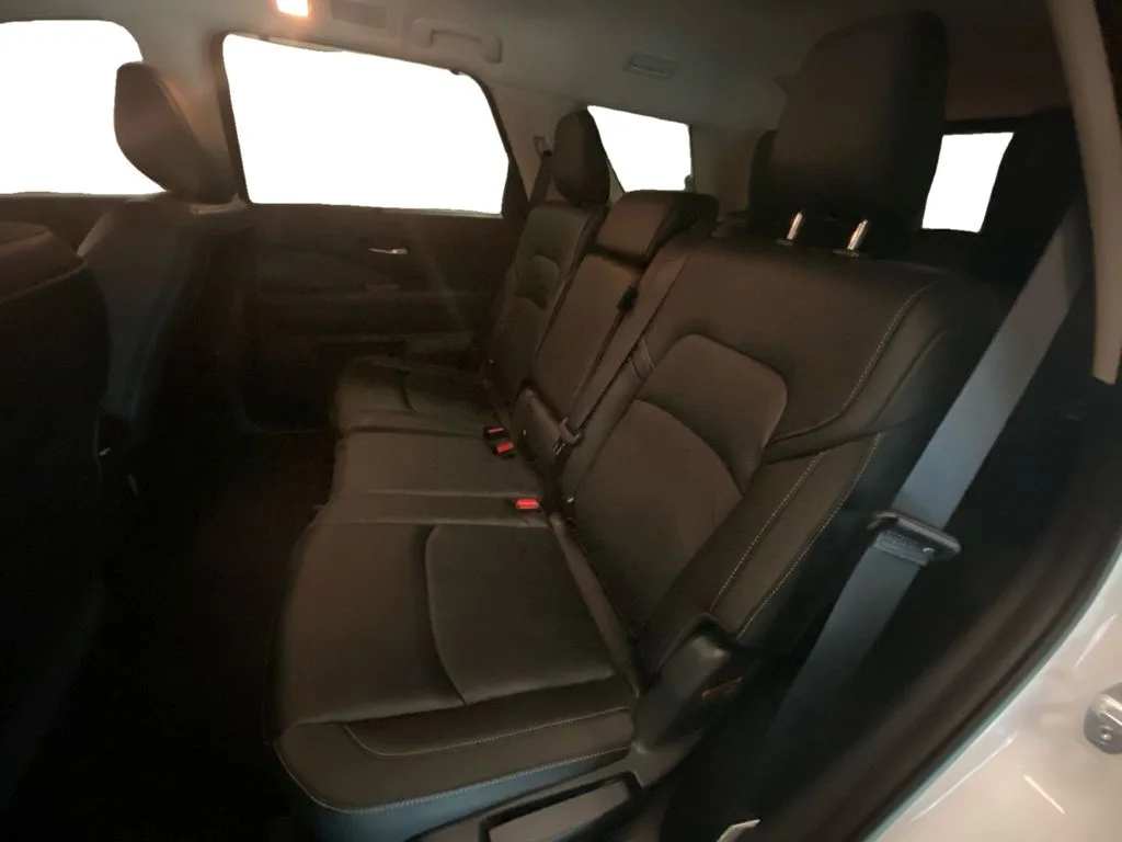 Used 2024 Pearl White Nissan SL image 14